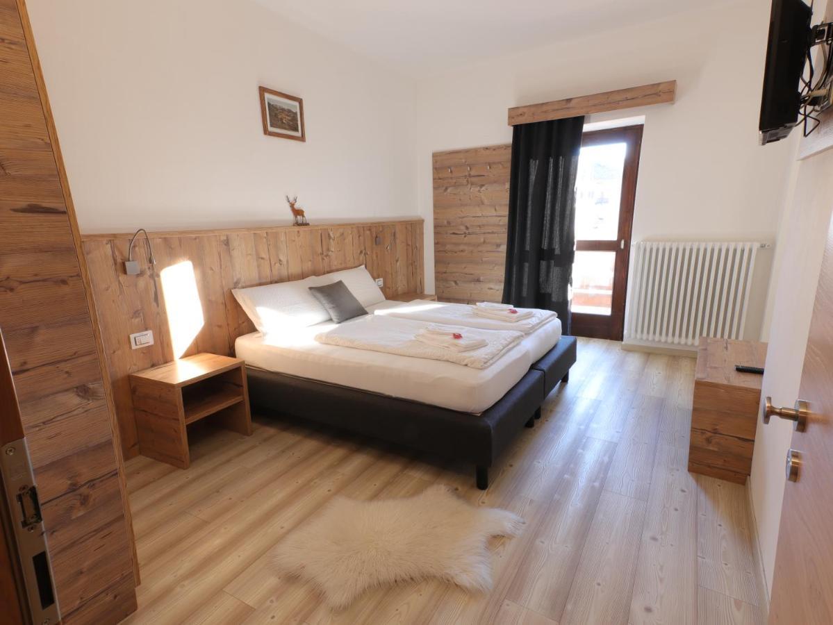 Hotel Alla Rocca Varena Luaran gambar