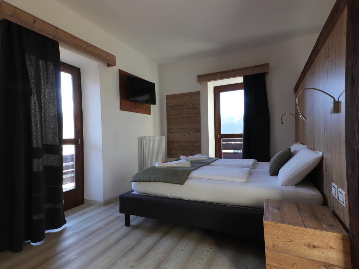 Hotel Alla Rocca Varena Luaran gambar